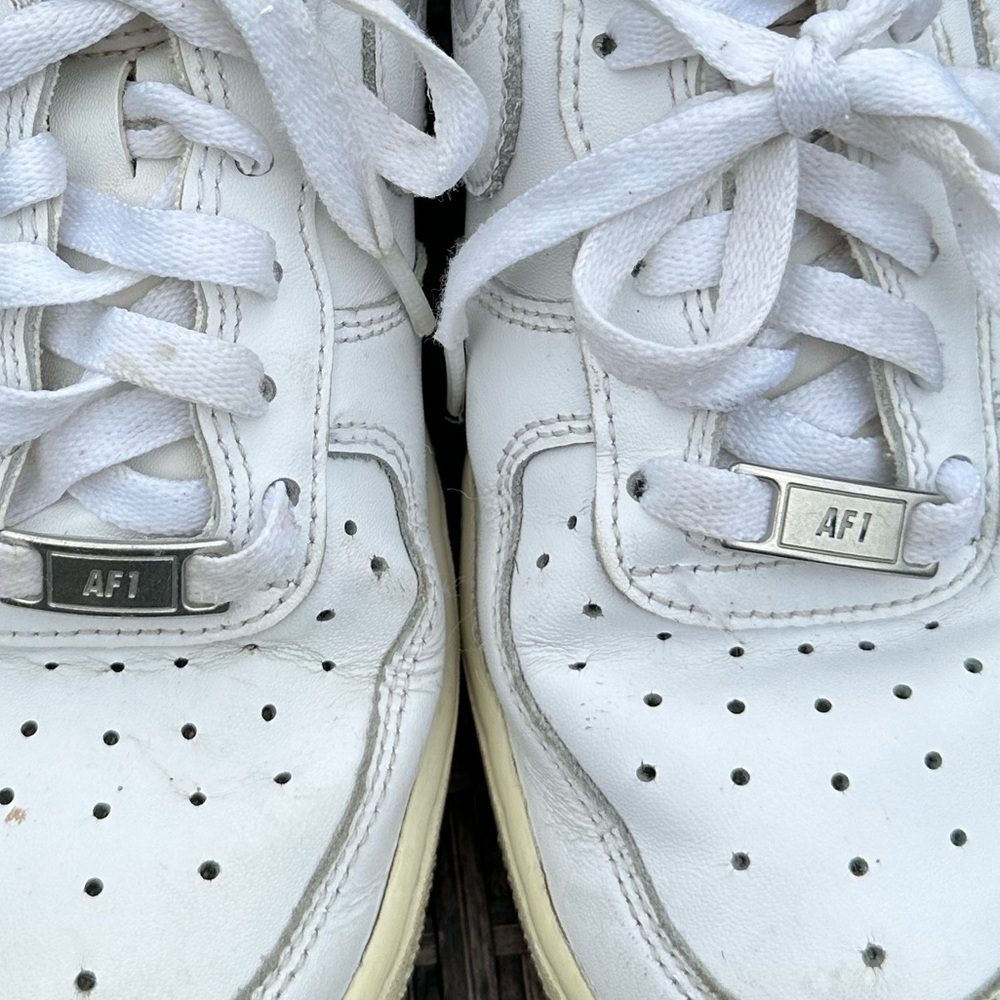 Nike Air Force 1 Low Top Women's Sneakers - Classic White $35 - Picture 6 of 6